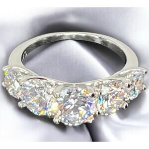 Moissanite Engagement Ring (5 Carats t.w.) Size 7 Luxury Promise Stunning Chic